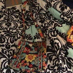 Vera Bradley- cross body